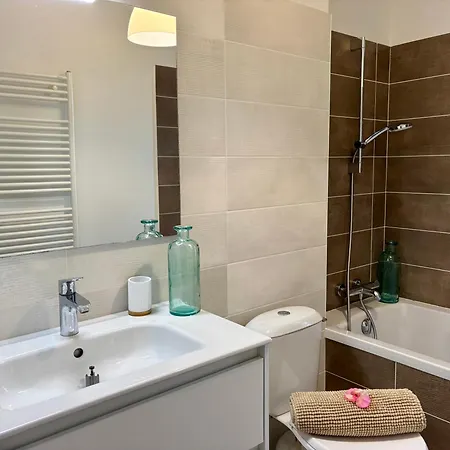Holiday home Maison Contemporaine Refaite A Neuf - A 50m De L'ocean